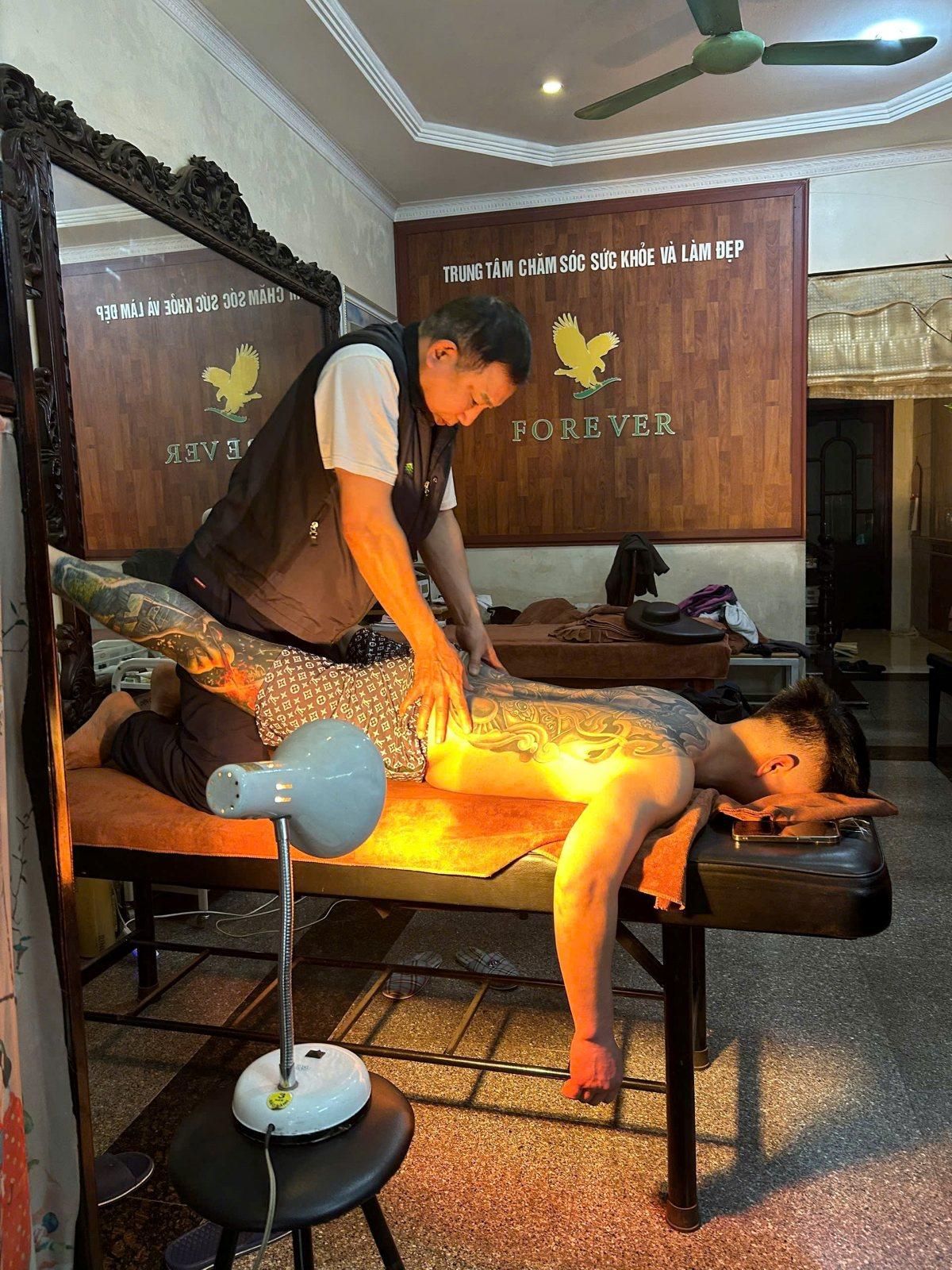 Không gian trị liệu với hệ thống đèn sưởi dùng trong mùa đông